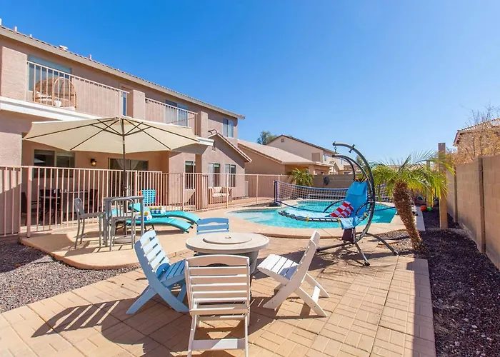 Luxurious Retreat. Free Htd Pool Outdoor Fun