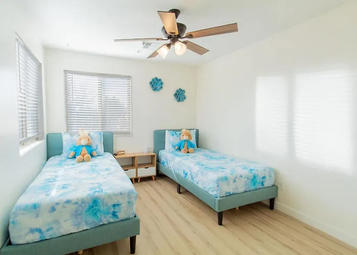 Luxurious Retreat. Free Htd Pool Outdoor Fun *