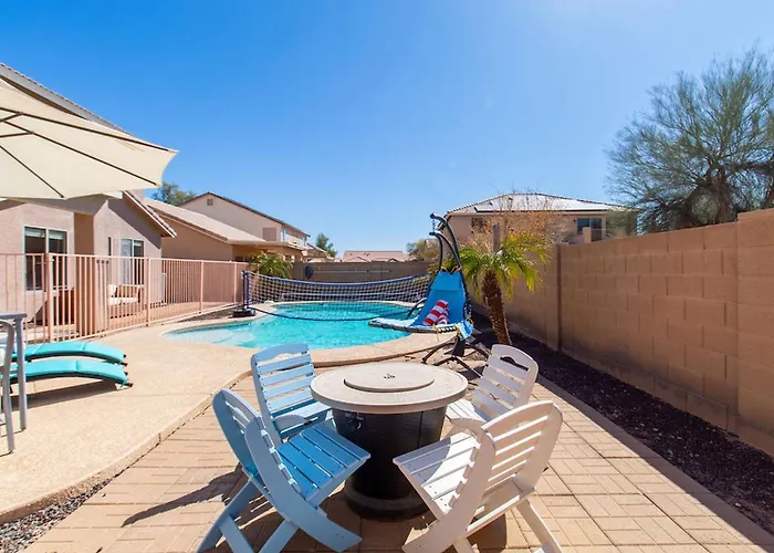 Luxurious Retreat. Free Htd Pool Outdoor Fun *