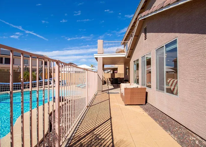 Luxurious Retreat. Free Htd Pool Outdoor Fun Holiday home *
